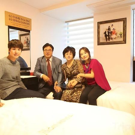 Myeongdong Mom House Hotel Seoul Exterior photo