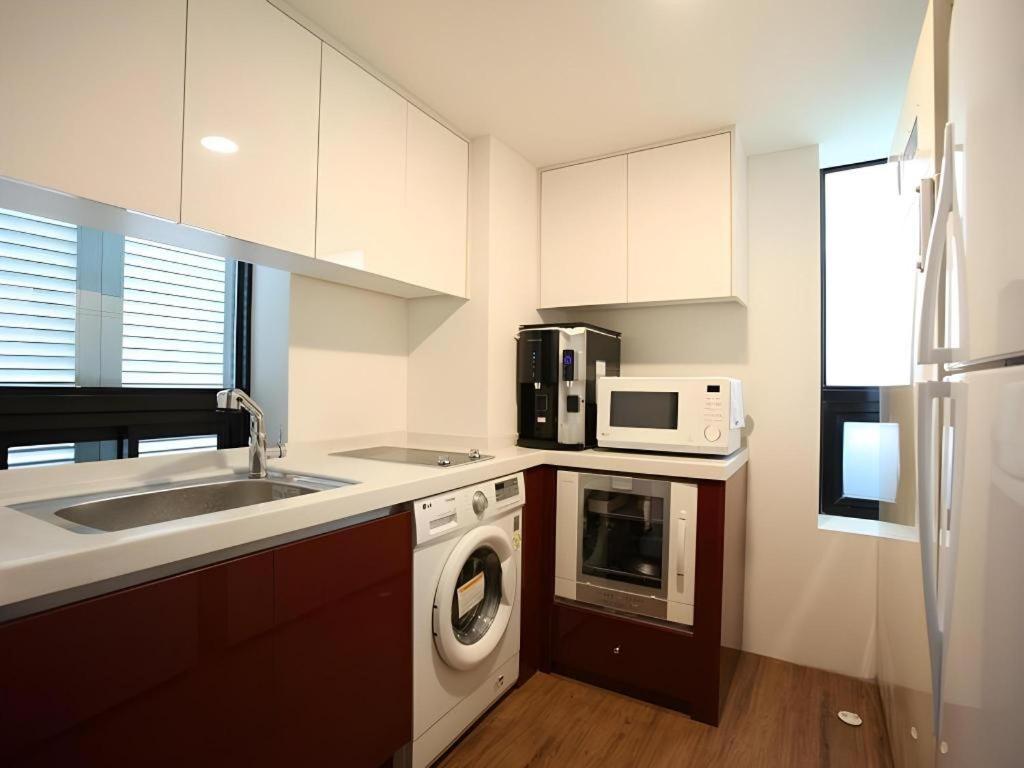 Myeongdong Mom House Hotel Seoul Exterior photo