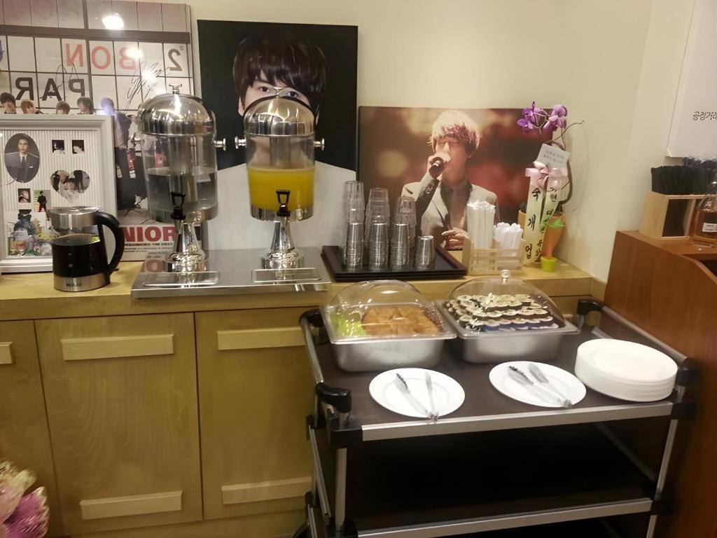 Myeongdong Mom House Hotel Seoul Exterior photo