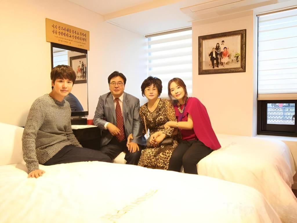 Myeongdong Mom House Hotel Seoul Exterior photo