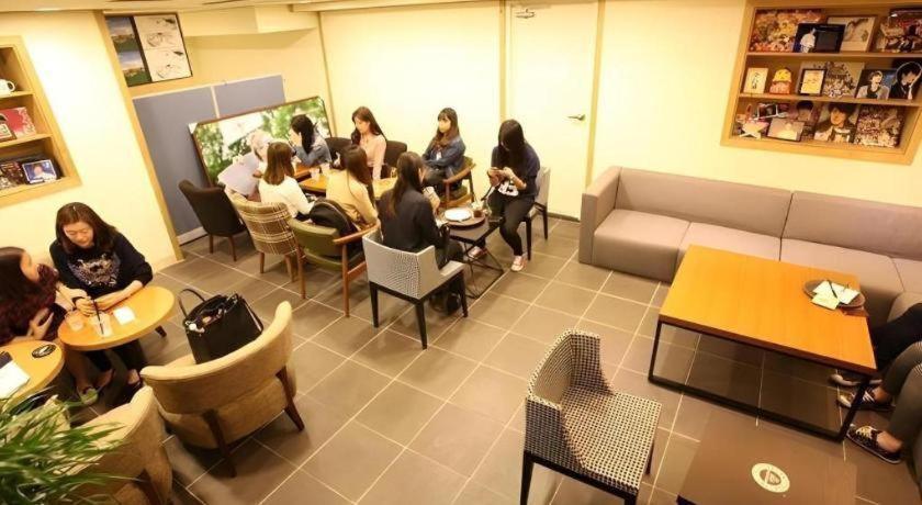 Myeongdong Mom House Hotel Seoul Exterior photo